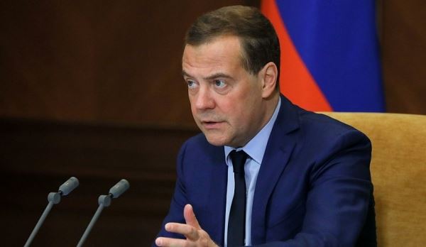 Медведев выступил за взаимное признание вакцин против коронавируса во всем мире