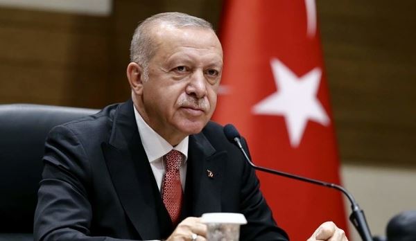 Турция начнет постепенно снимать ковидные ограничения с 17 мая